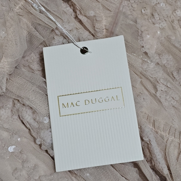 MAC DUGGAL SEQUINED SCALLOP RUFFLE TIERED V NECK GOWN size 8 - Picture 7 of 8